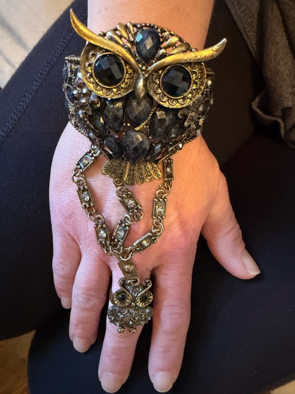 Antique Gold Tone Ornate Owl Slave Chain Bracelet with Faux Black Stones to Ring